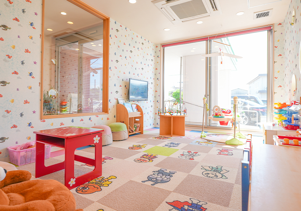 キッズルーム（保育士常駐）
